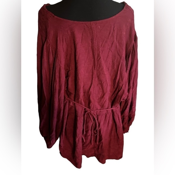 EUC Maurices Maroon Colored Blouse. Size 2xl - Picture 4 of 5